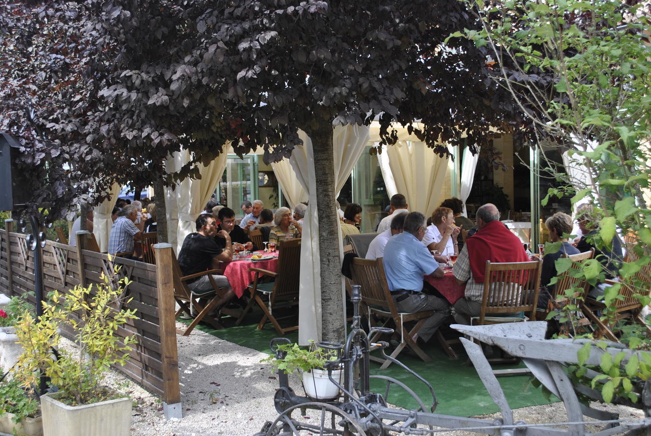 Hotel Auberge De La Nauze Sagelat Buitenkant foto